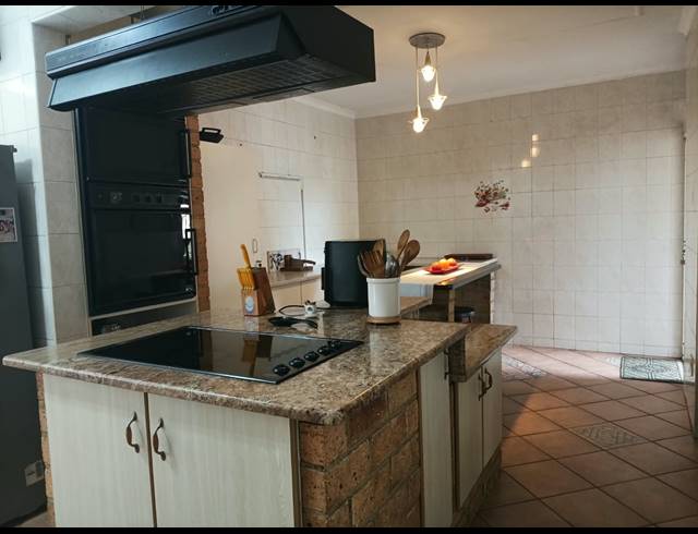 4 BEDROOM HOUSE FOR SALE IN NORKEM PARK